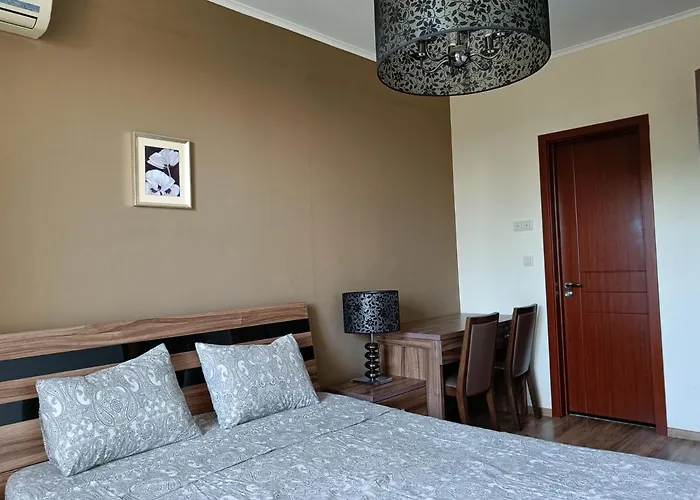 شقة приятна почивка на море в Golden Line فارنا