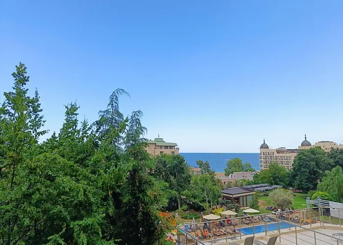 приятна почивка на море в Golden Line Apartment *